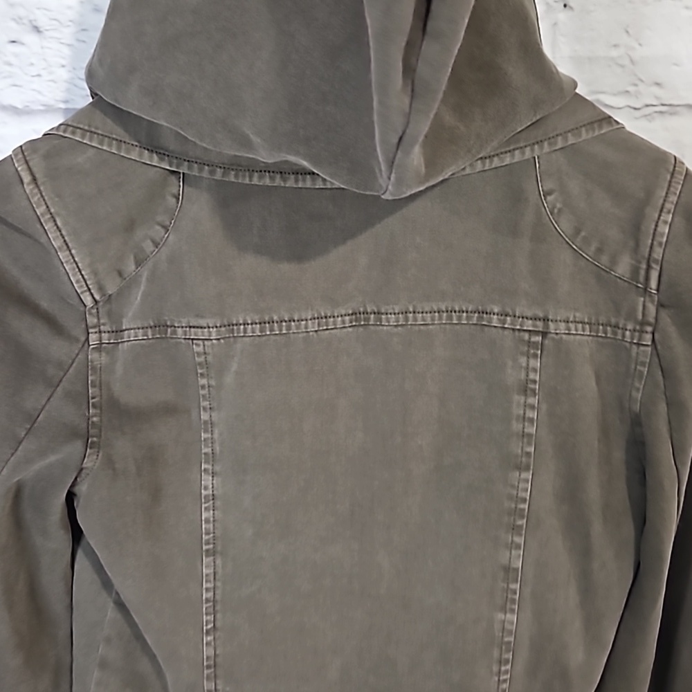 Others Follow lightweight jacket - Picture 8 of 10